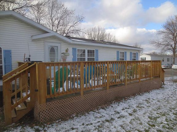3rd image of 921 3rd Ave. East
