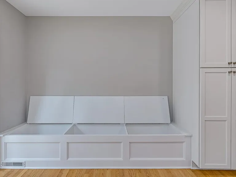 Bench Seating with storage in Kitchen
