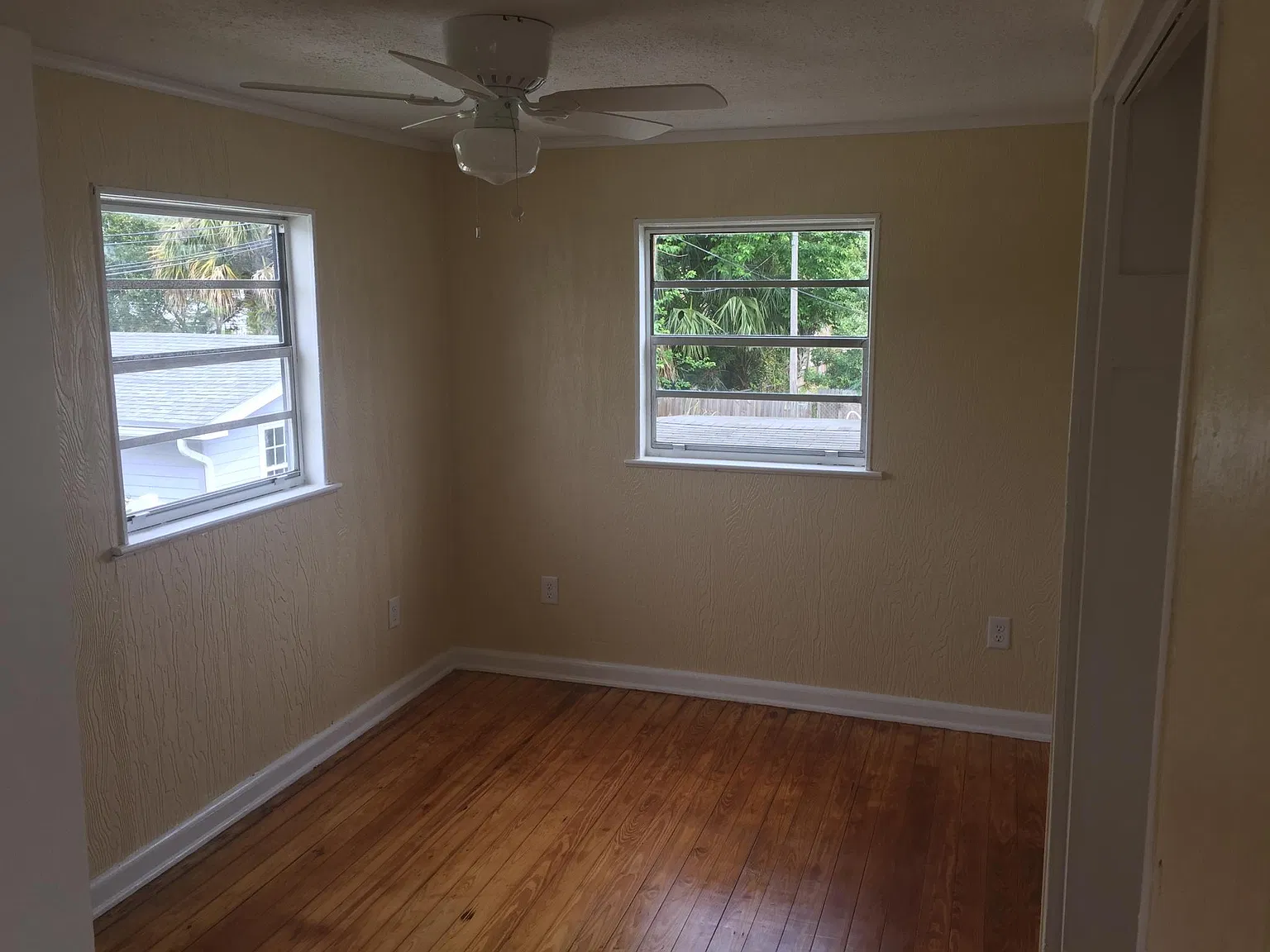 1 bed, 450 sqft, $1,050 — Photo 2