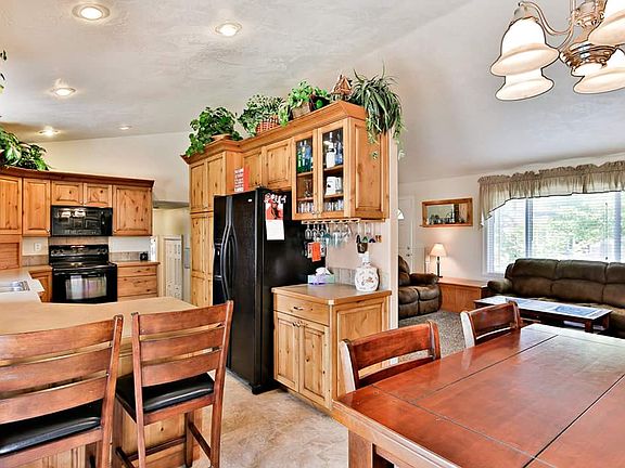 dining room view of main