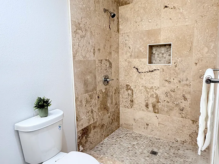 Individual restroom (2 of 2)