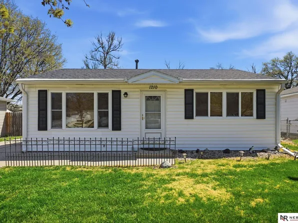 1210 N 55th St, Lincoln, NE 68504