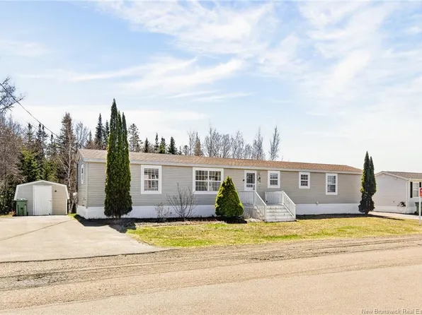66 Sophie Ln, Dieppe, NB E1A 7C7