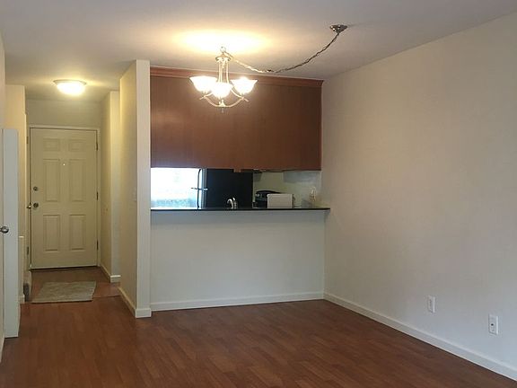 5th image of 7319 Starward Dr APT 33