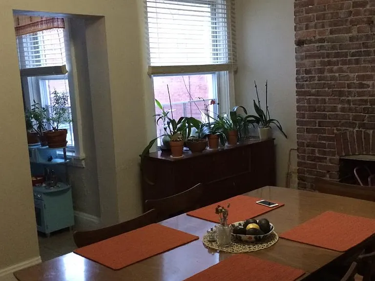 1135 N Euclid Ave — Photo 3