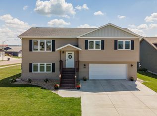 5419 Normandy St, Bismarck, ND 58503