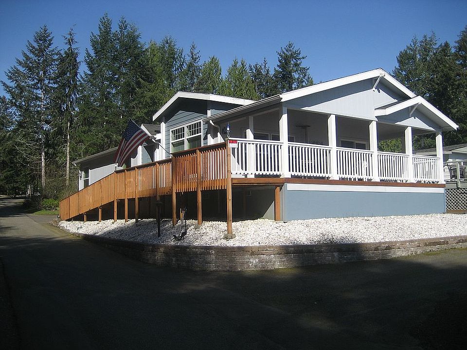 SE corner view