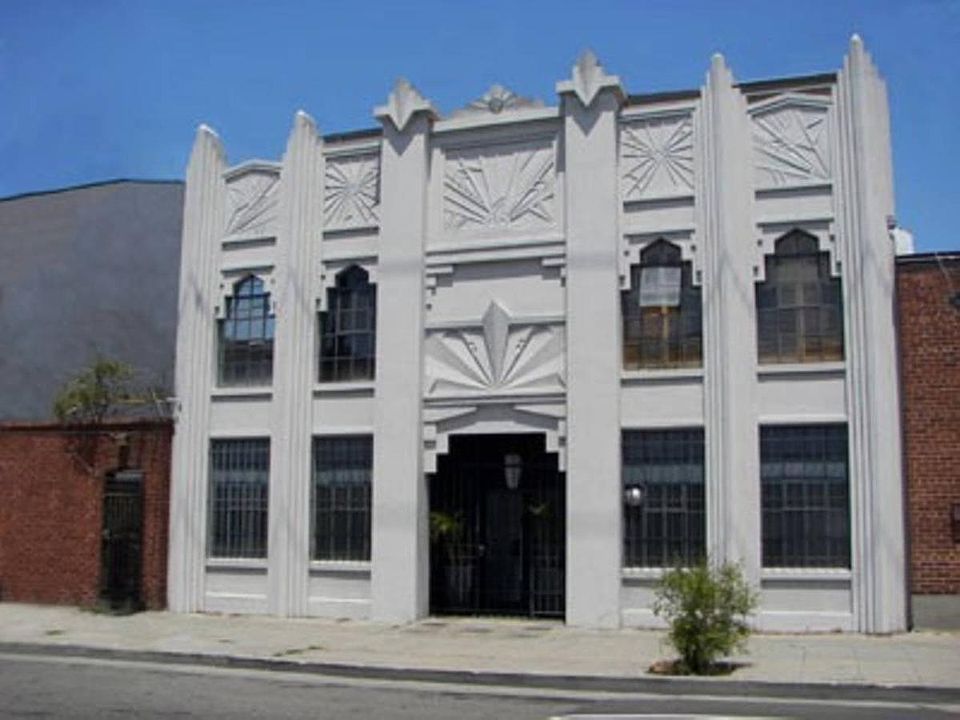 Art deco front of Filbert Court Homes. One of the finest col