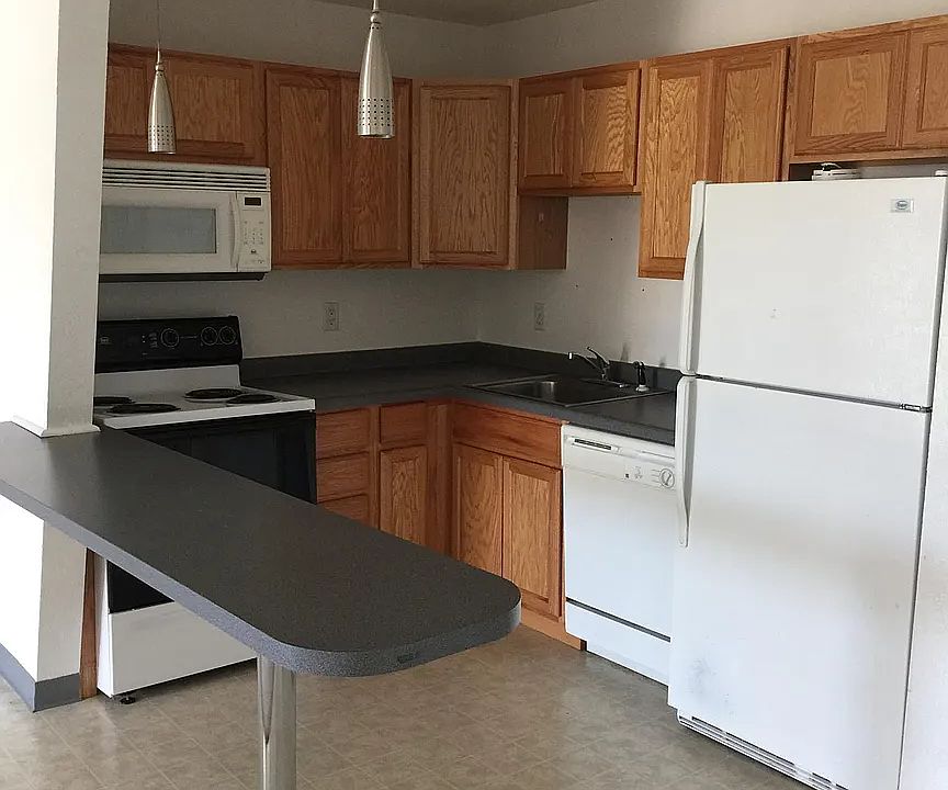 1st image of 401 W Park St APT 1