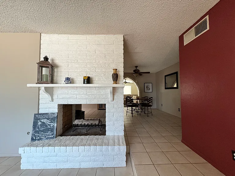 E Villa Maria Dr — Photo 3
