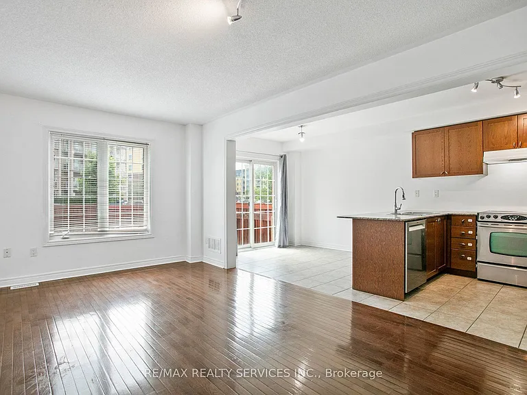 1385 Costigan Rd — Photo 9
