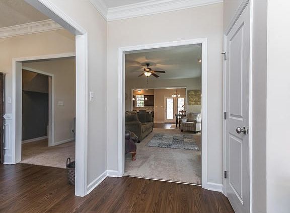 5th image of 715 Oakwood Ct