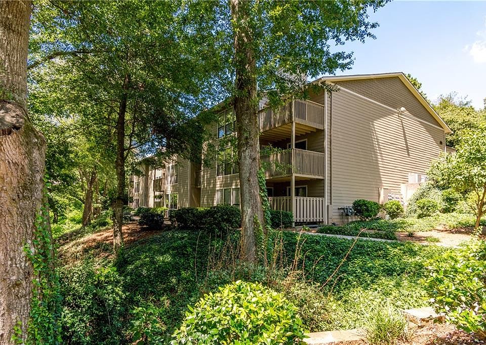 1st image of 520 River Mill Cir