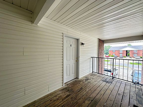 4th image of 240 Timber Court Dr APT E