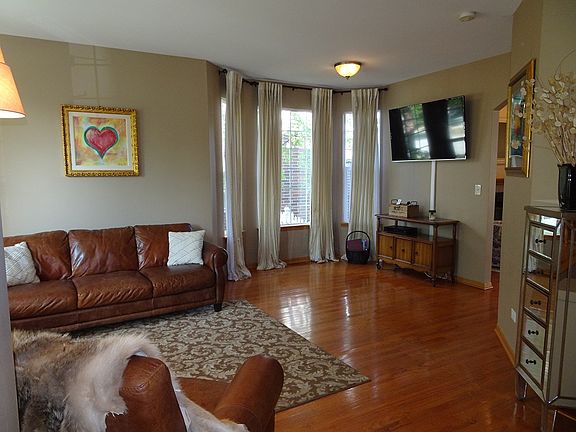 5th image of 9432 162nd St
