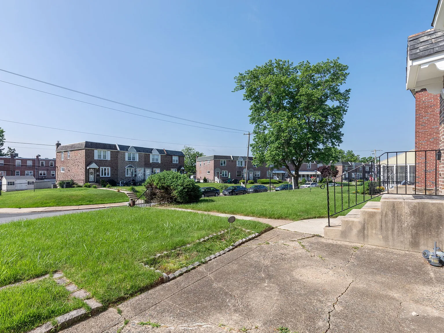 3 bed, 1352 sqft, $2,200 — Photo 3