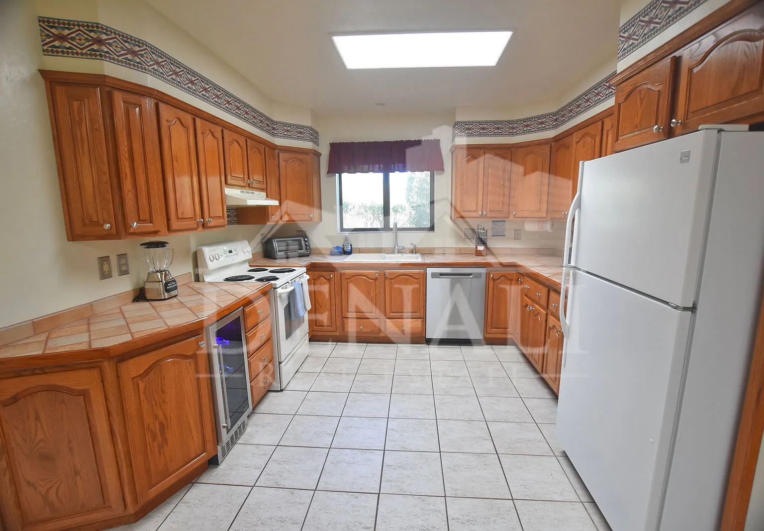 3 bed, 2.0 bath, 1610 sqft, $1,895 — Photo 3