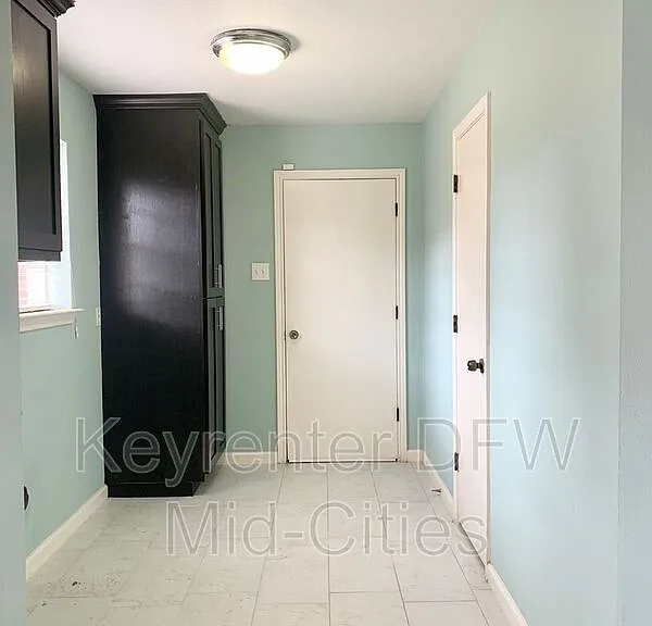505 E Scotland Dr — Photo 8