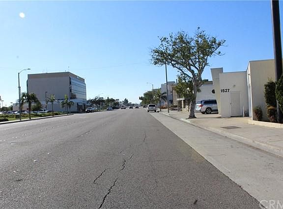 5th image of 1527 W Redondo Beach Blvd