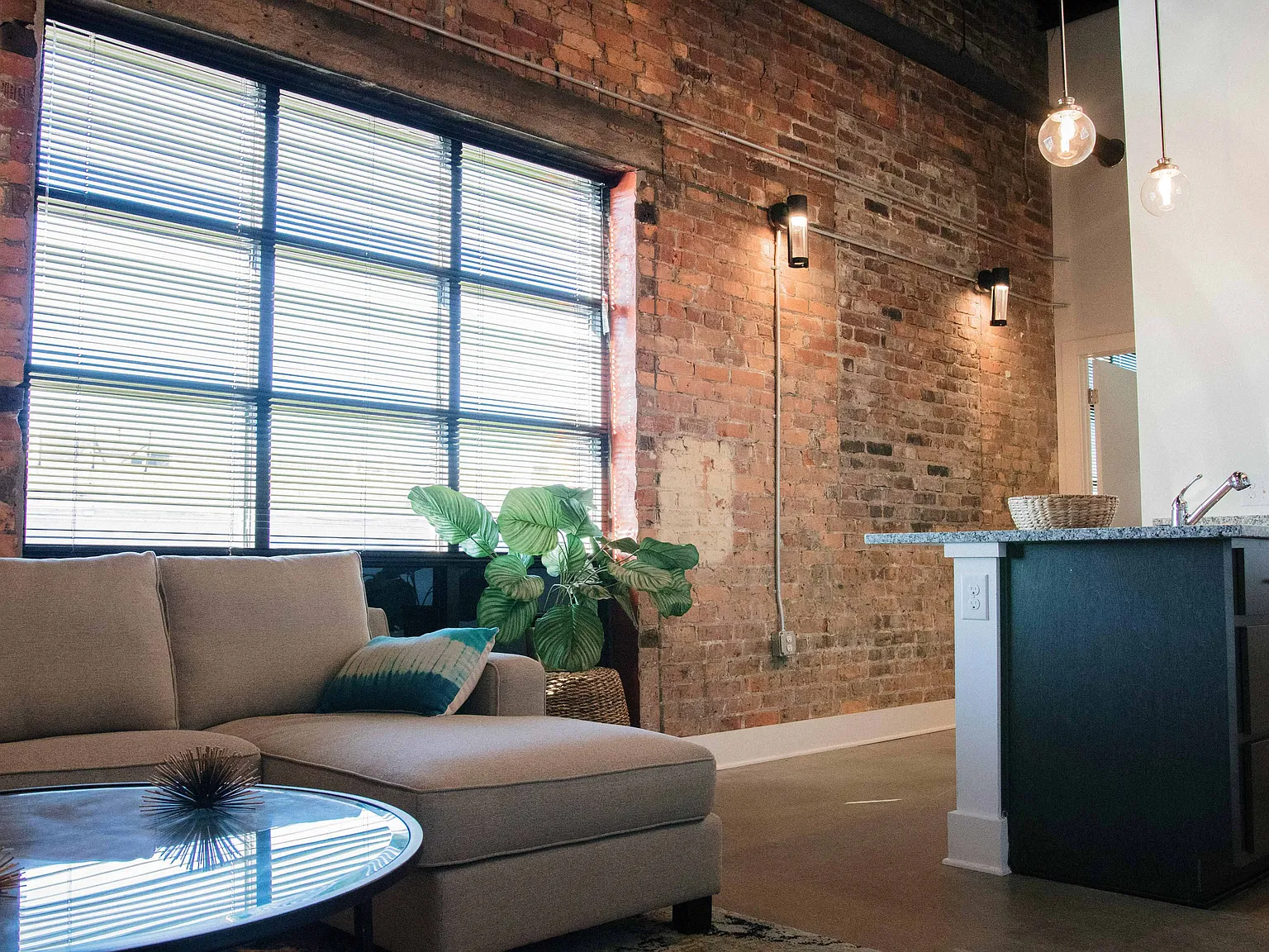 Chenman Lofts — Photo 4