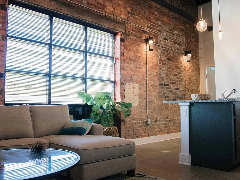 Chenman Lofts — Photo 4