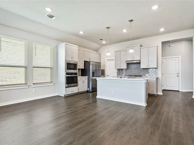 216 Upland Dr — Photo 11