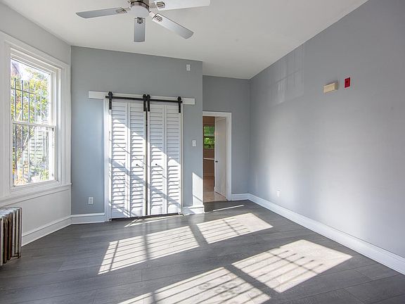 3rd image of 4843 Walton Ave