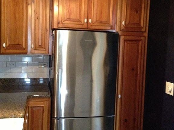 5th image of 828 N Elm St APT A1