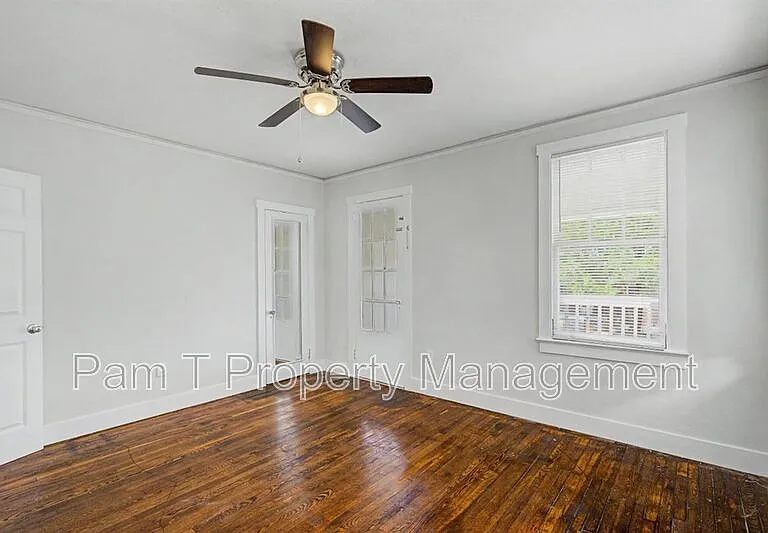 815 E 32nd St #B — Photo 18