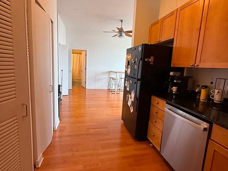1000 N Kingsbury St #707 — Photo 8