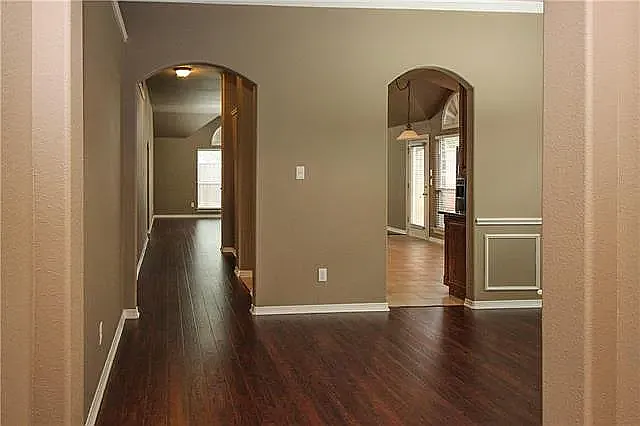 11902 Cobblestone Dr — Photo 2