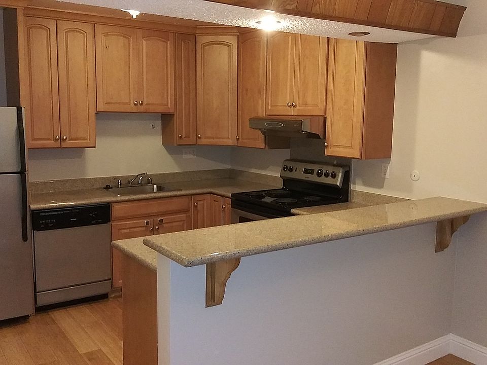 1st image of 372 Euclid Ave Unit 104