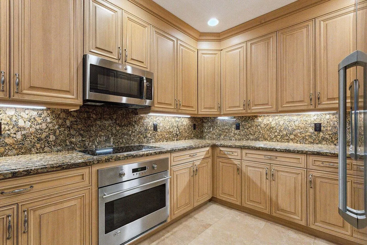 3 bed, 3.5 bath, 3037 sqft, $5,500 — Photo 3