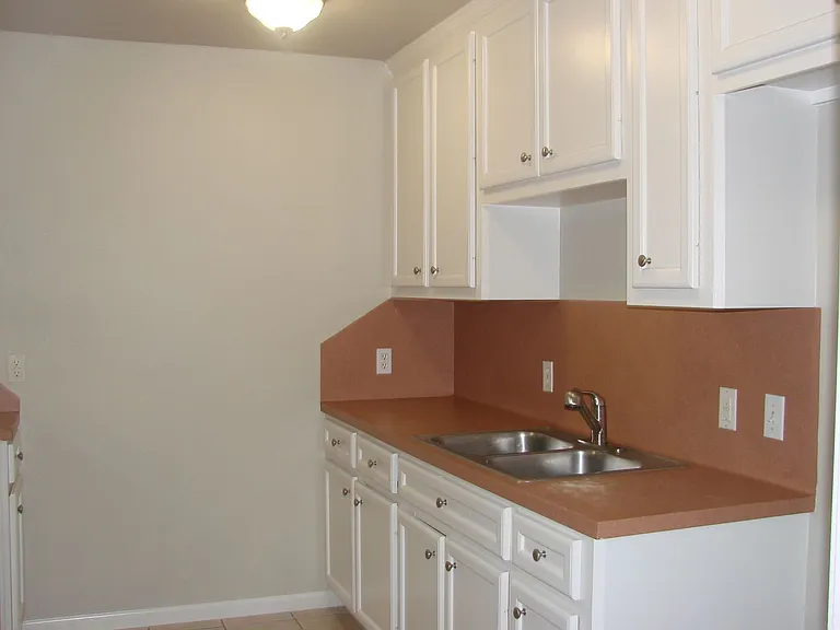 815 Cravens St #B — Photo 55