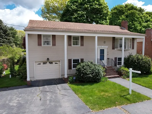 39 Riverside Dr, Reading, MA 01867