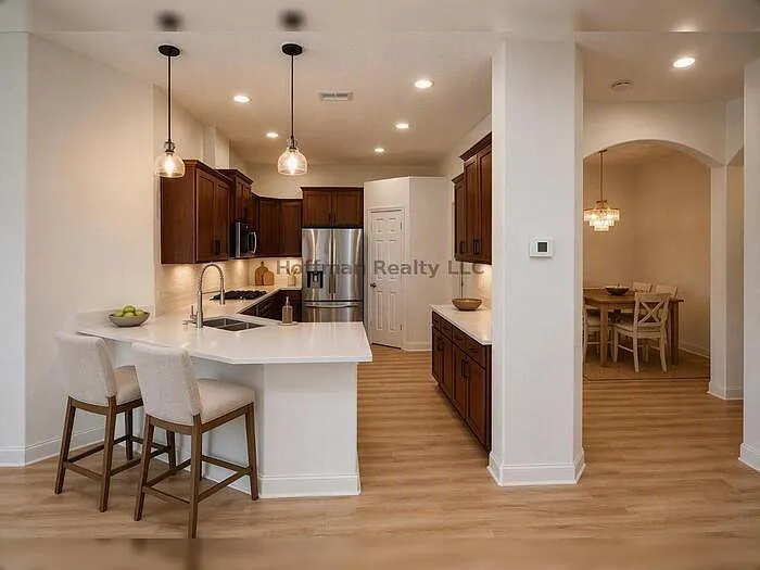 3 bed, 2.0 bath, 1629 sqft, $2,200 — Photo 3