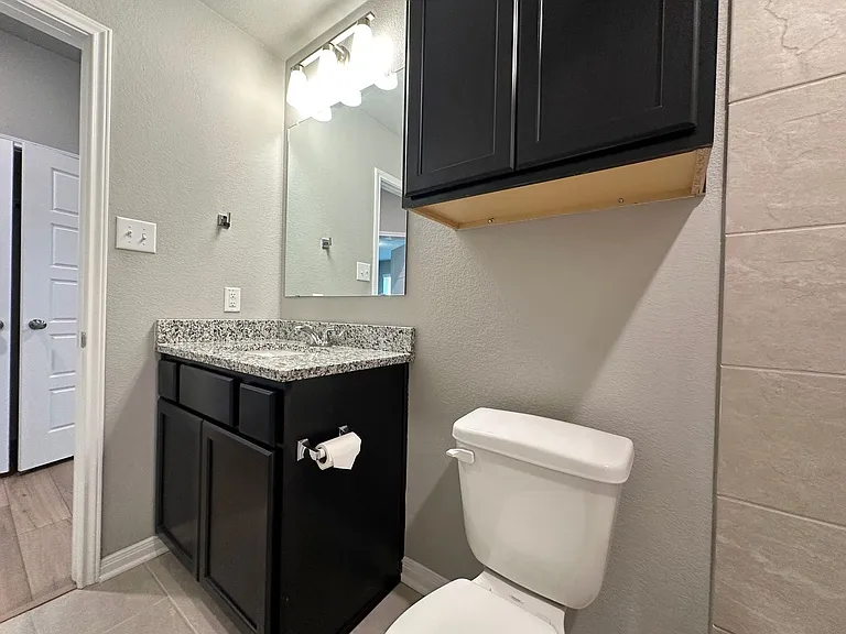 1821 Horatio St — Photo 26