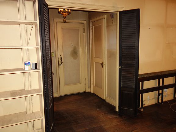 4th image of 151 East 83rd St #1G
