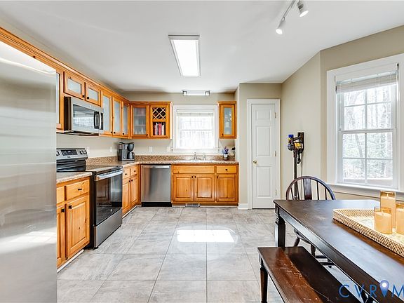 2nd image of 2949 Mount Clair Rd