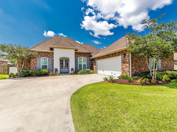 1145 Oak Harbor Dr, Morgan City, LA 70380