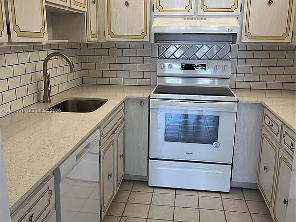 2nd image of 17051 NE 35th Ave APT 202