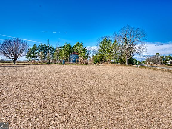 5th image of 441 Weaver Rd