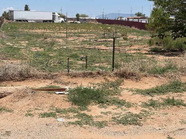 83 Calle Medio, Los Lunas, NM 87031