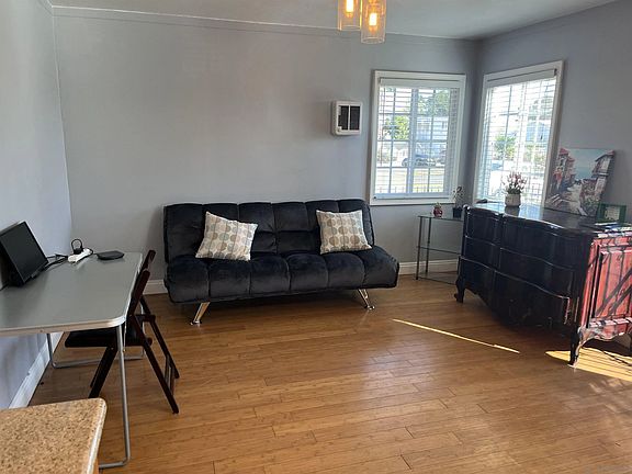 3rd image of 4190 Estrella Ave