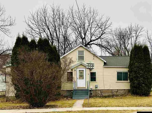 724 4th St SW, Waseca, MN 56093