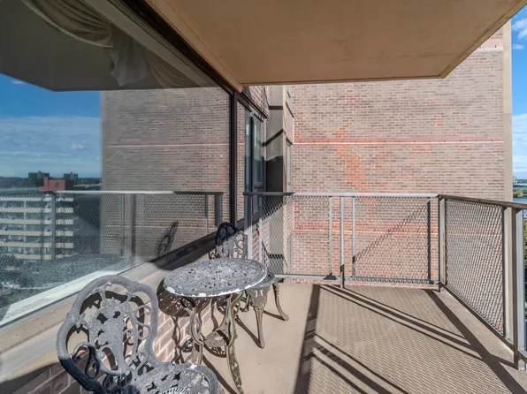 166-25 Powells Cove Boulevard image 21 of 33