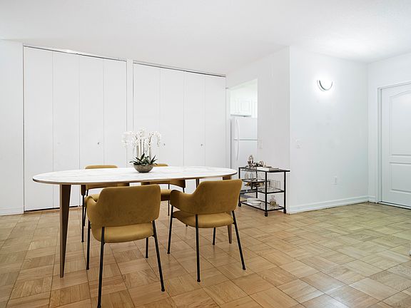 4th image of 321 W 54th St APT 311