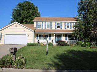 920 Thornecrest Dr, Janesville, WI 53546