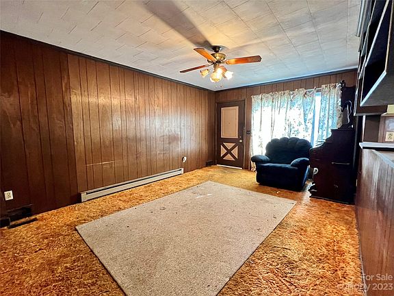 3rd image of 700 W Park Dr