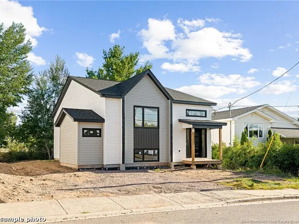 47 Mansfield St, Moncton, NB E1A 2V8